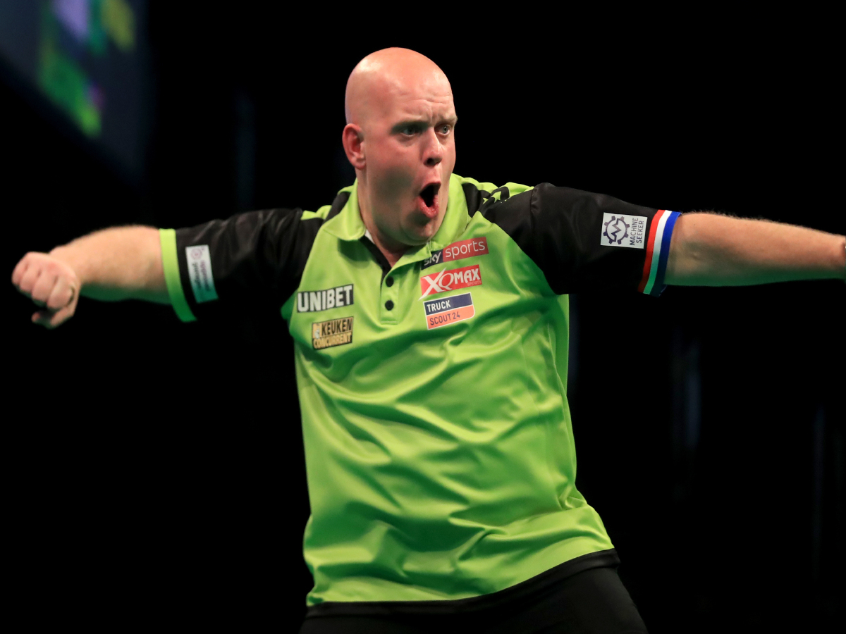 Michael van Gerwen beats Michael Smith to record Premier League win in