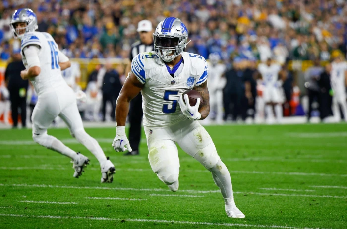 David Montgomery touchdown hat-trick helps Detroit Lions to third