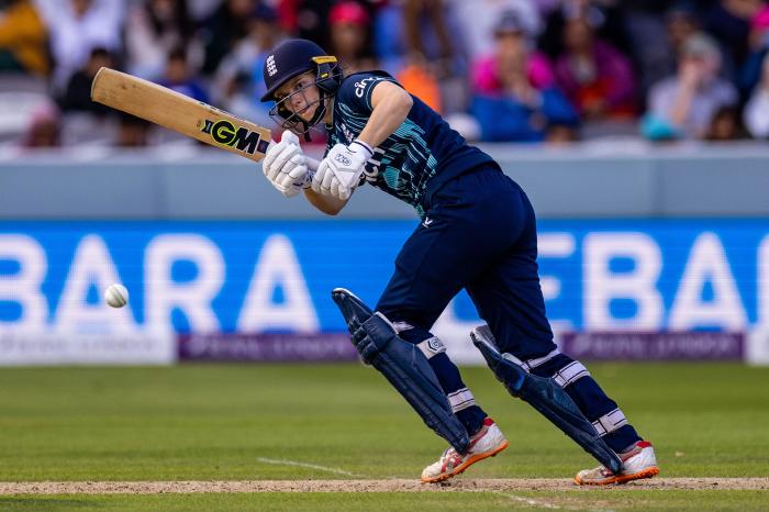 Amy Jones insists England are feeling 'pretty relaxed' ahead of crunch ...