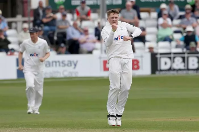 Dominic Bess 42 runs vs Warwickshire