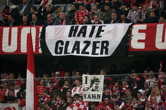 Manchester United Fans Protest Against Glazer Family Ownership Before ...