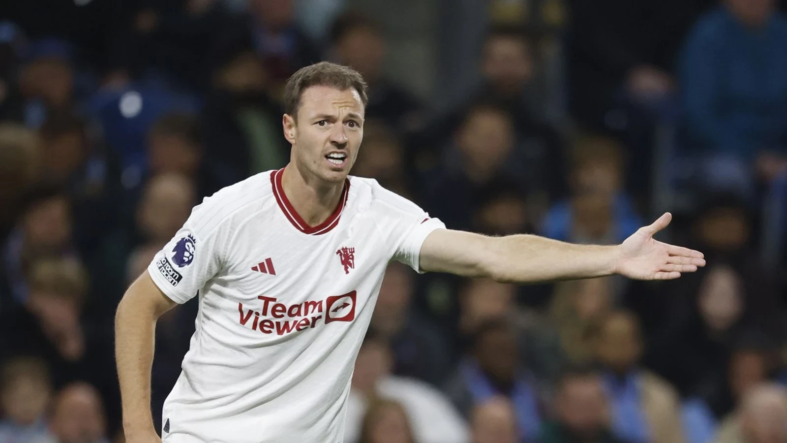 Erik Ten Hag Praises Jonny Evans As Manchester United Claim Burnley Scalp