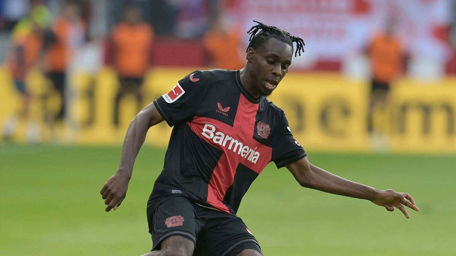 Jeremie Frimpong commits long-term future to Bayer 04 Leverkusen