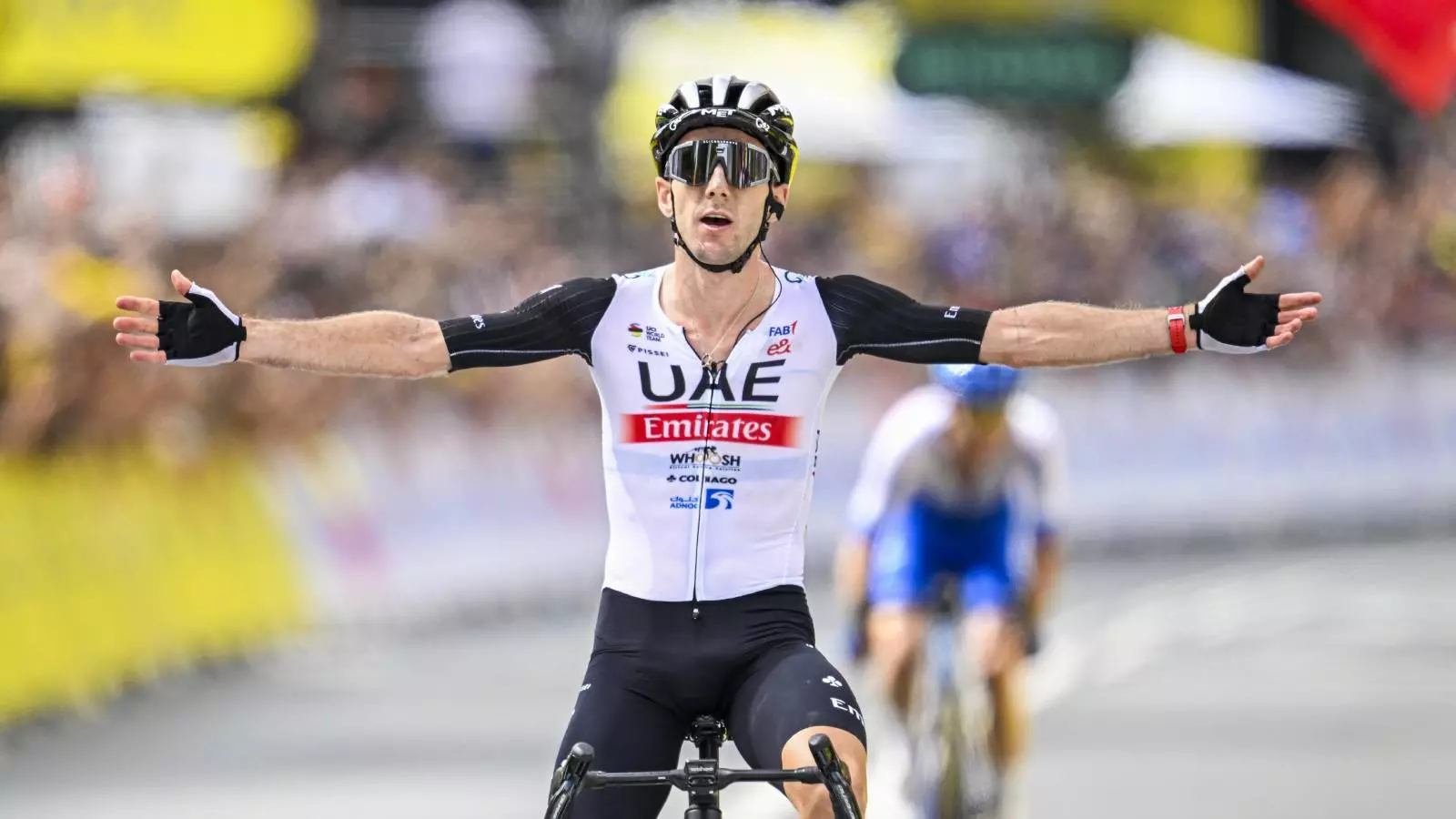 Tour de France 2023: Adam Yates beats twin brother Simon on opening stage