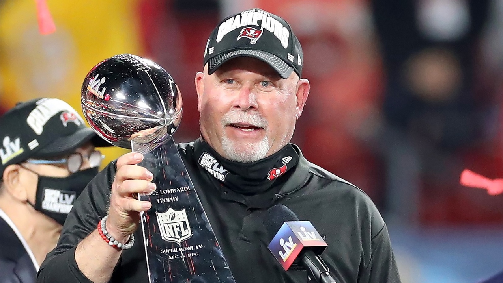 Super Bowl Winner Bruce Arians Steps Down As Tampa Bay Buccaneers Coach ...