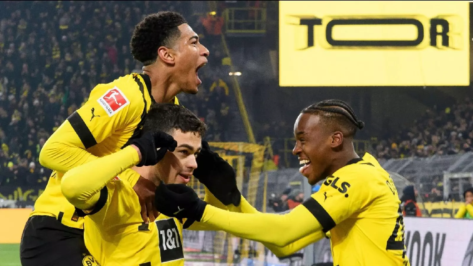 Borussia Dortmund get late winner through Giovanni Reyna at Mainz in ...