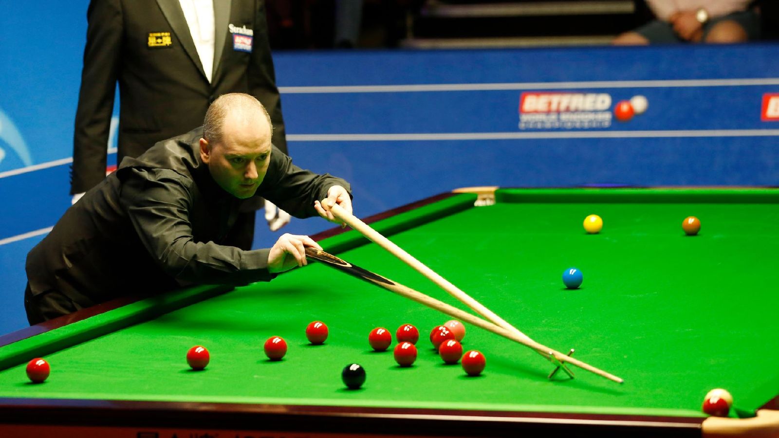 Graeme Dott closes in on Crucible return after hitting 147 break in ...