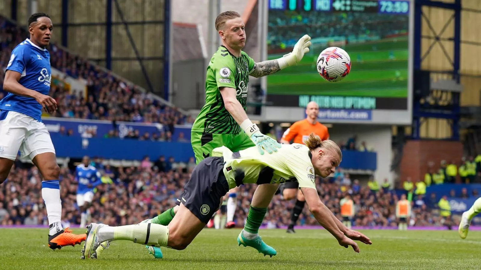 Jordan Pickford Is 'not A Top Goalkeeper', Rants Roy Keane After ...