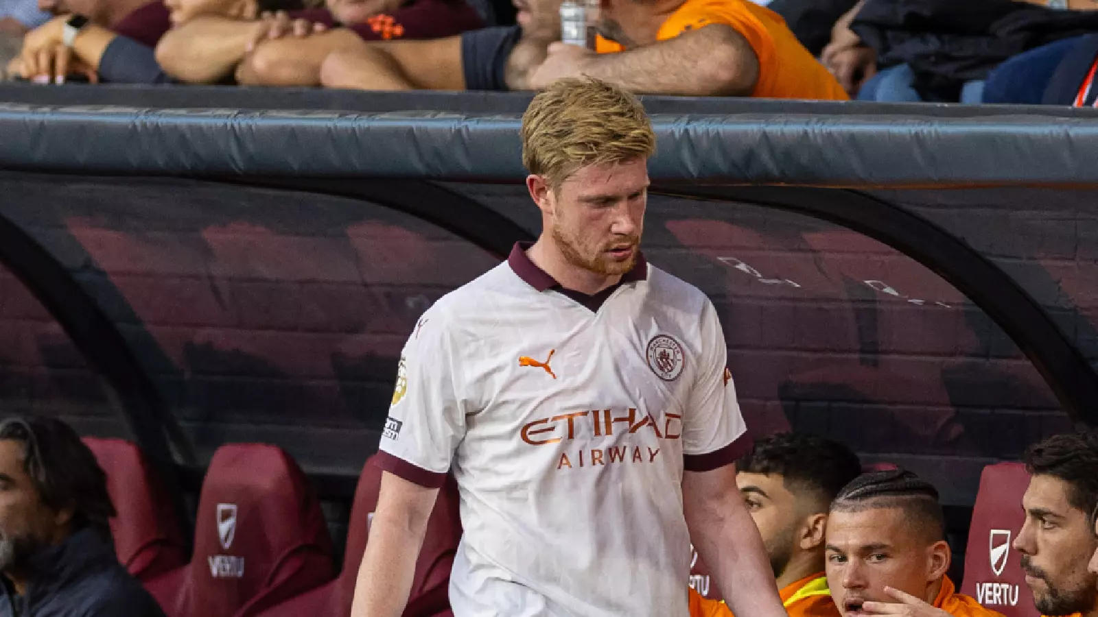 Manchester City's Kevin de Bruyne is set to be out injured for up to four  months