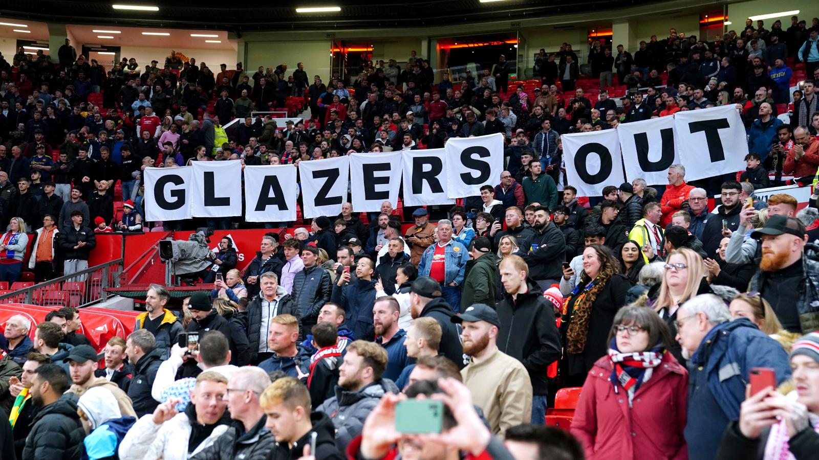 Social Zone: Man Utd's anti-Glazer protest goes wrong, plus Liverpool owe  Klopp's wife a statue | PlanetSport