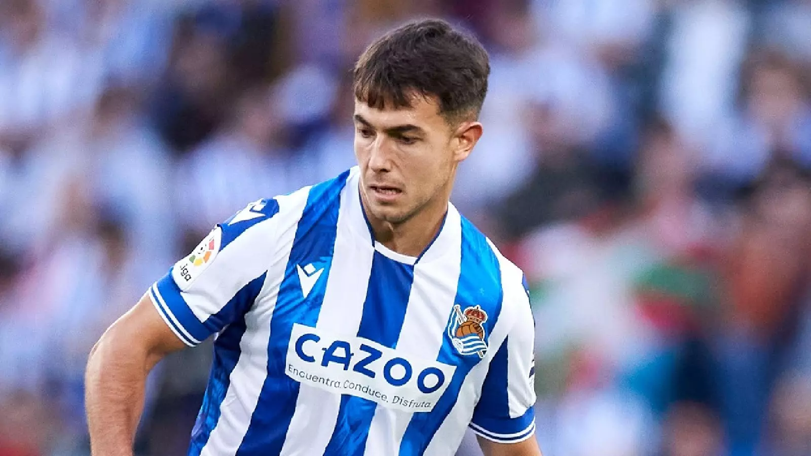  Martin Zubimendi, a Real Sociedad midfielder, is playing a match.