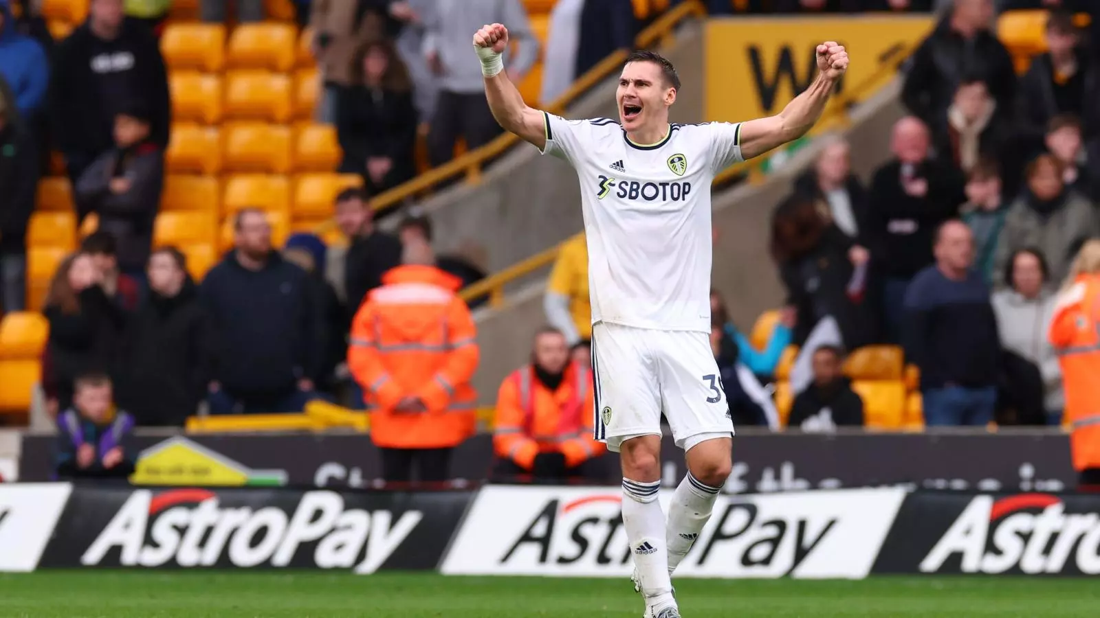 Daniel Farke Sees Max Wober As Leeds United Captain This Season 4923