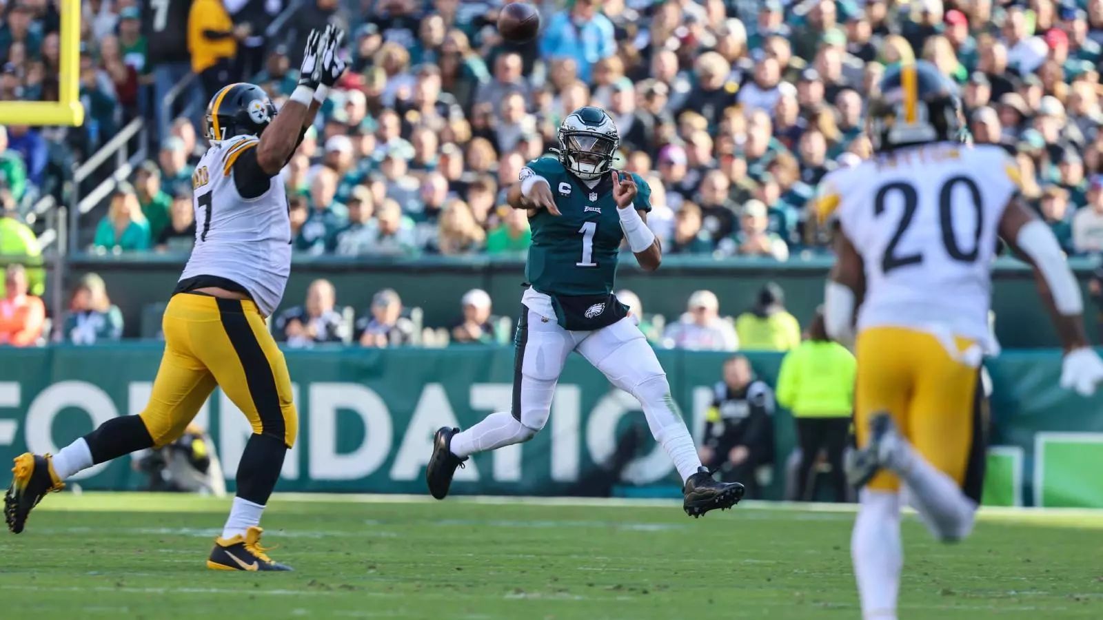 Philadelphia Eagles beat Pittsburgh Steelers 35-13