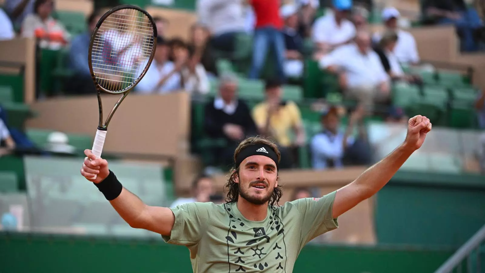 Vienna Open: Daniil Medvedev sets up Stefanos Tsitsipas semi-final