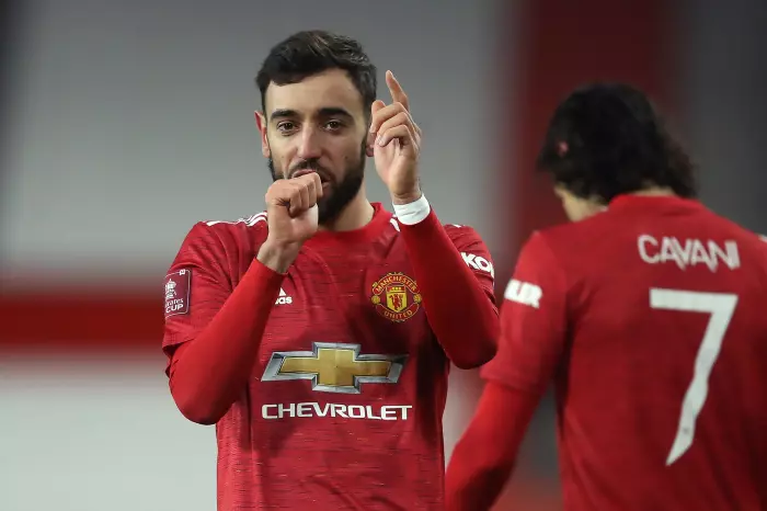 Bruno Fernandes shirt number hint dropped by Man Utd after